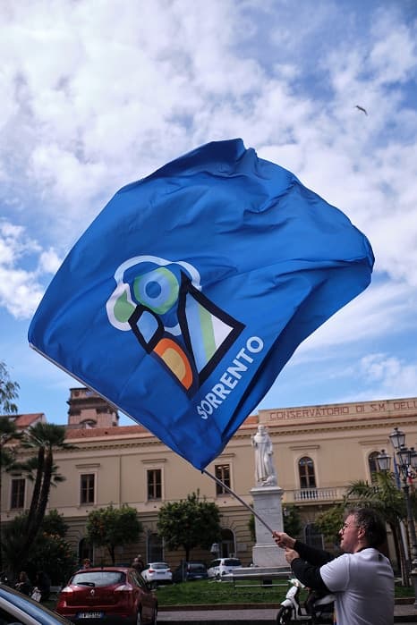 A SODA flag flying above Sorrento on a clear day